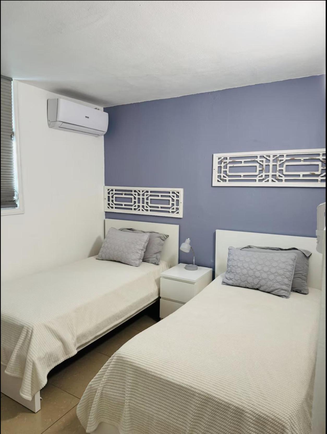 Hollywood Apartments 야부코아 외부 사진